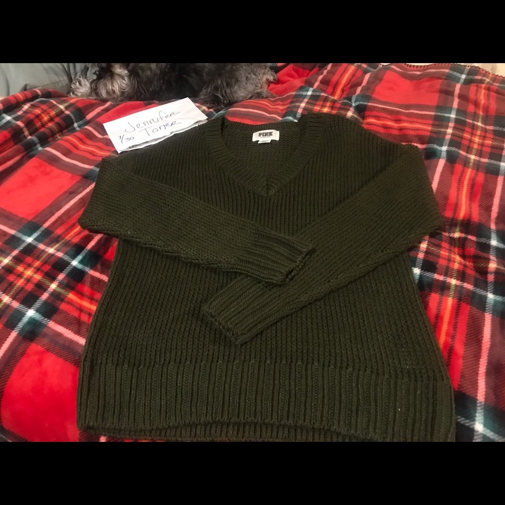 VS PINK SWEATER